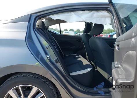 2021 Nissan Versa Sv z USA, uszkodzony, nr VIN 3N1CN8EV0ML834640